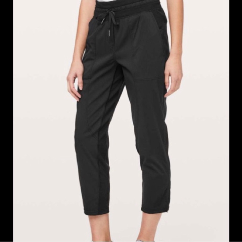 FAIR CONDITION: lululemon dance studio crop pants